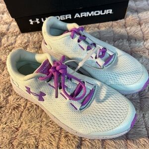 Under Armour White Girls Sneakers size 4